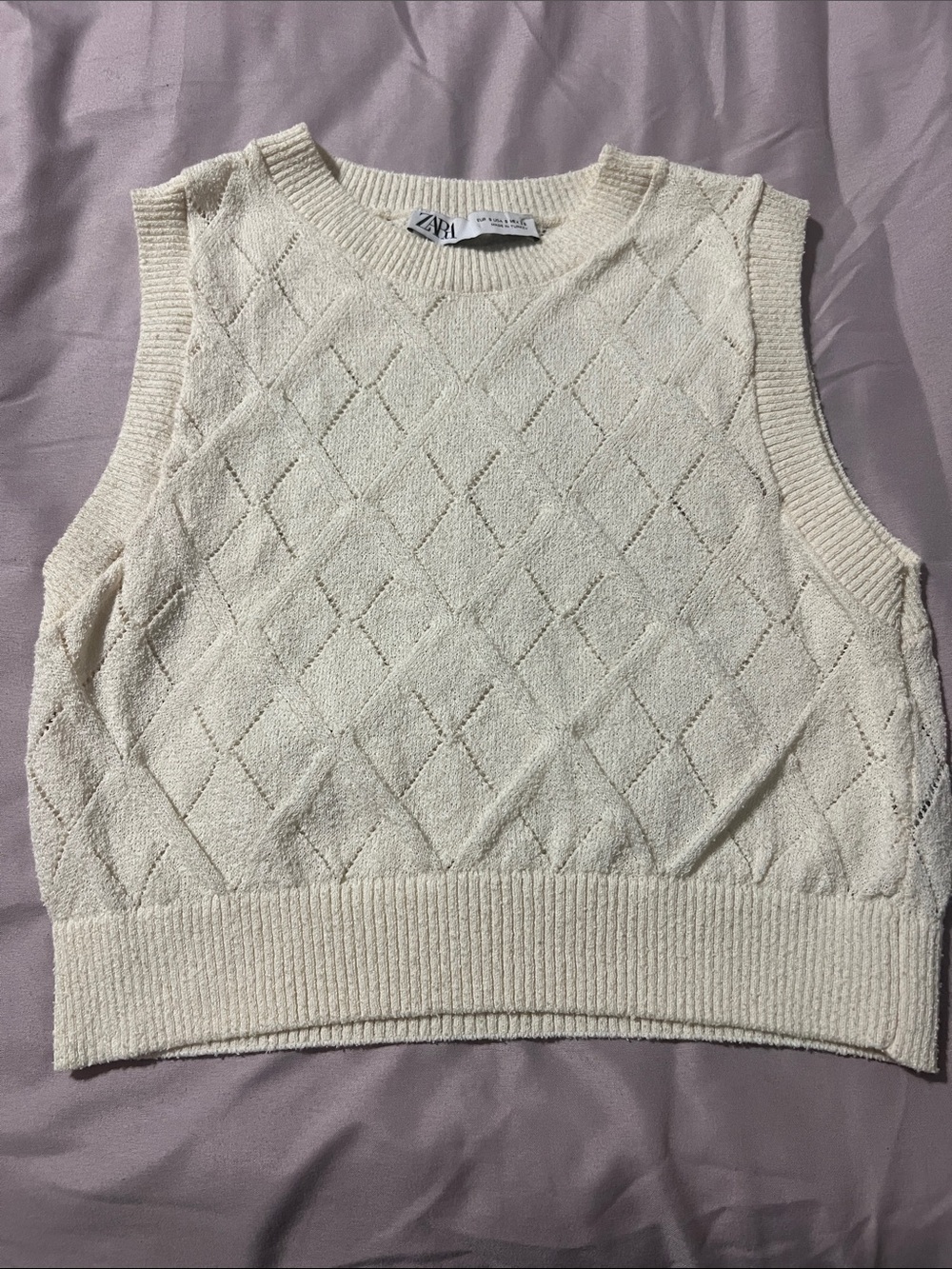 Zara Cream Diamond-Pattern Sleeveless V-Neck Sweater Vest